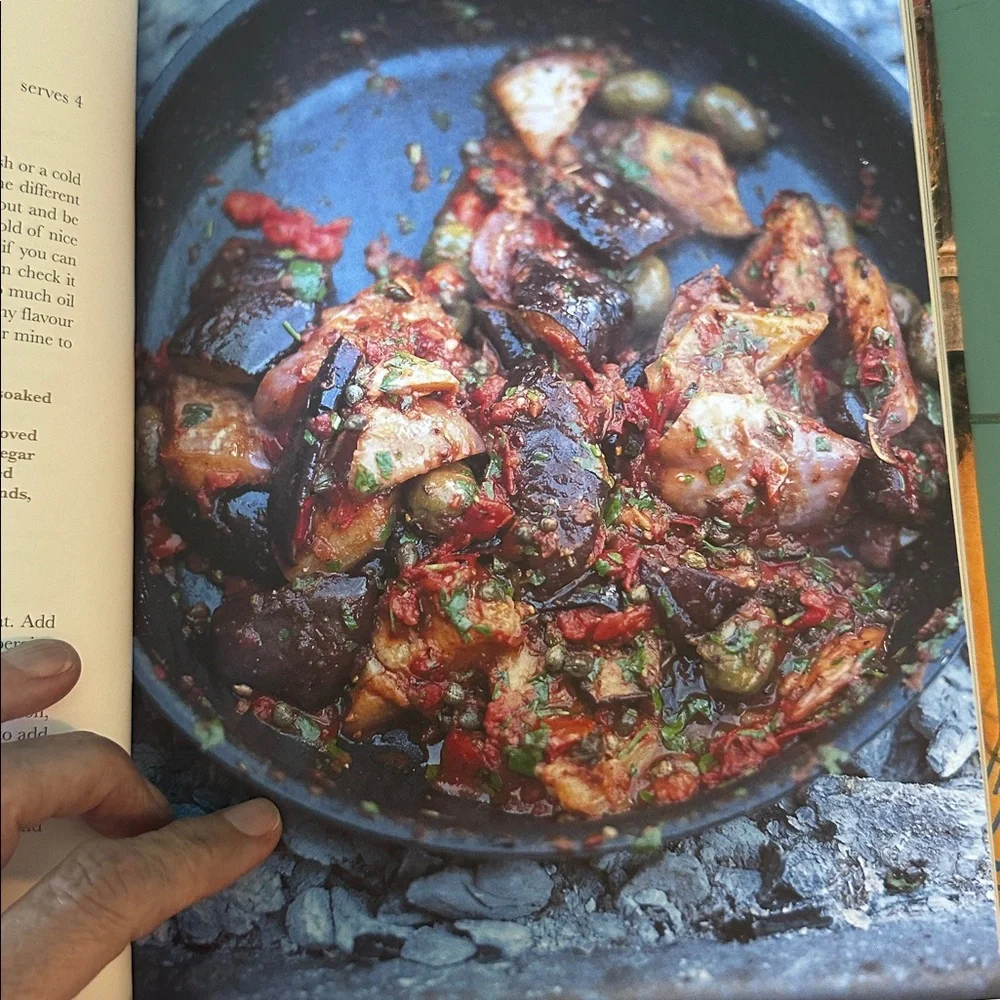 Jamie's Oliver Hardback  - Jamie’s Italy Cookbook Load of good photos /stories